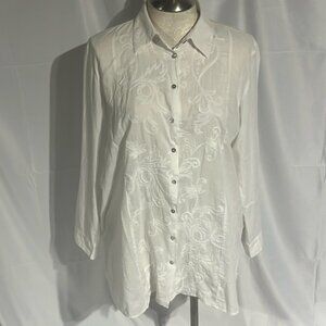 Chicos women’s  white embroidered button down shirt size  3 (xl/16).